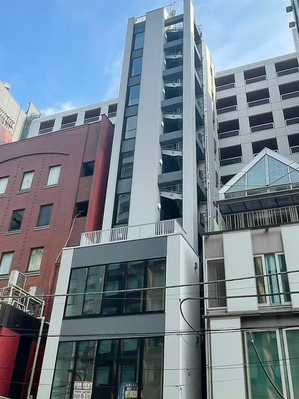 港区六本木5-16-4